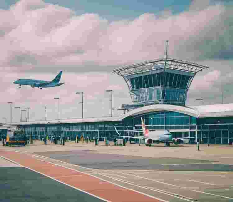 minibus hire for airport transfers